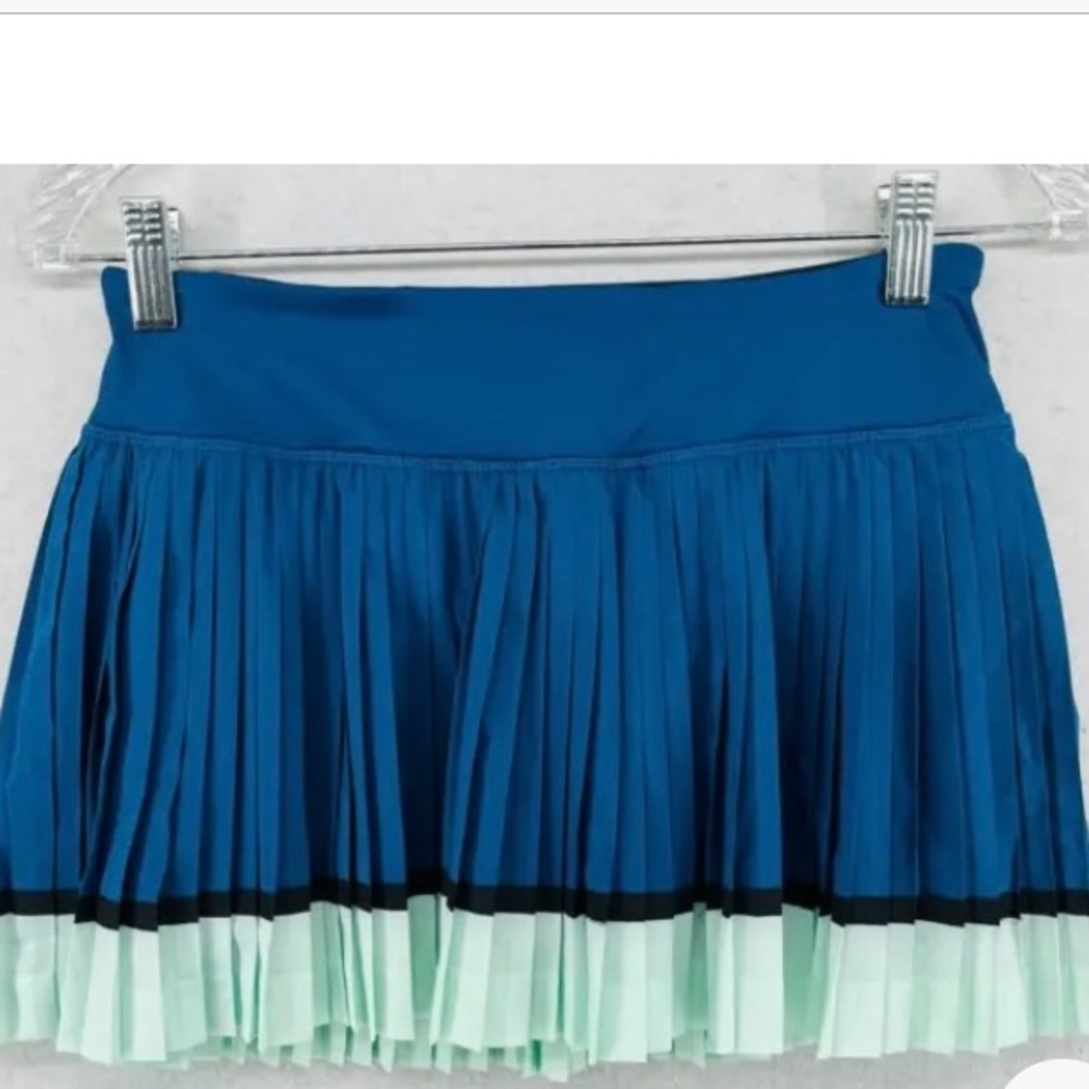 Lululemon Pleat to Street II skirt sz 4
